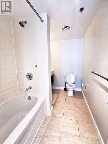 602 - 21 Nelson Street, Toronto, ON - Indoor Photo Showing Bathroom