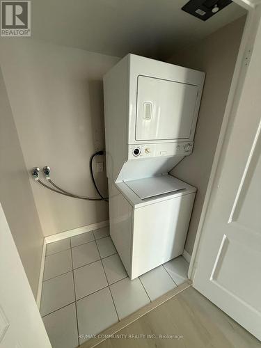 Ph 3 - 60 Town Centre Court, Toronto, ON - Indoor Photo Showing Laundry Room