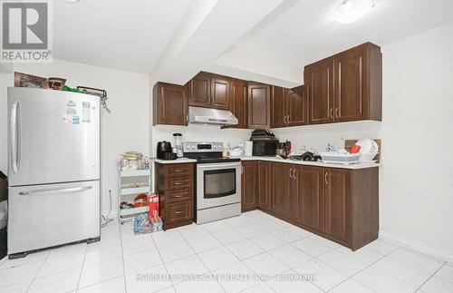 14 Alboreto Way, Brampton, ON - Indoor Photo Showing Kitchen