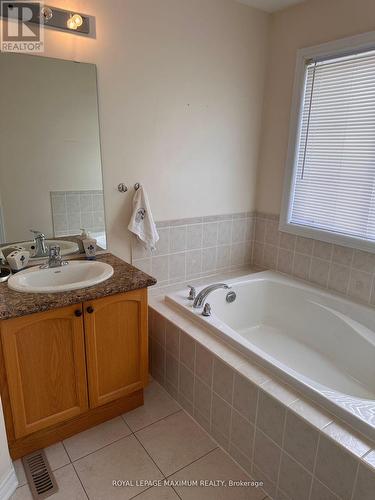 201 Box Grove Bypass, Markham, ON - Indoor Photo Showing Bathroom