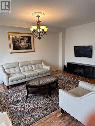 201 Box Grove Bypass, Markham, ON - Indoor Photo Showing Living Room