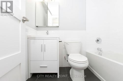 403 - 485 Huron Street, Toronto, ON - Indoor Photo Showing Bathroom