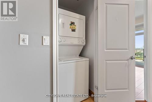 2206 - 133 Wynford Drive, Toronto, ON - Indoor Photo Showing Laundry Room