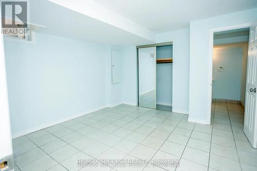 384 Flagstone Way W, Newmarket, ON - Indoor Photo Showing Other Room