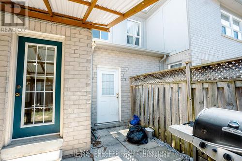 384 Flagstone Way W, Newmarket, ON - Outdoor With Exterior