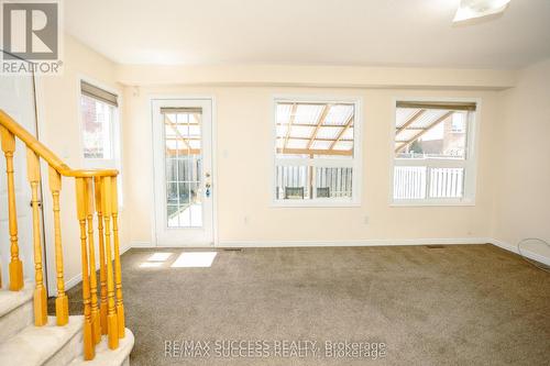 384 Flagstone Way W, Newmarket, ON - Indoor Photo Showing Other Room