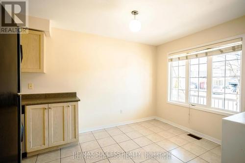 384 Flagstone Way W, Newmarket, ON - Indoor Photo Showing Other Room