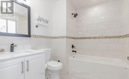 Upper - 44 Leatherhead Court, Brampton, ON - Indoor Photo Showing Bathroom