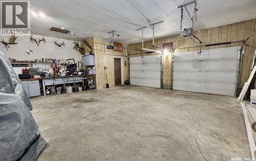 700 9Th Avenue W, Nipawin, SK - Indoor Photo Showing Garage