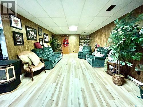 700 9Th Avenue W, Nipawin, SK - Indoor