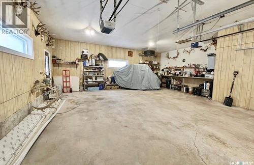 700 9Th Avenue W, Nipawin, SK - Indoor Photo Showing Garage