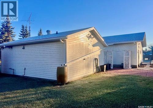 700 9Th Avenue W, Nipawin, SK - Outdoor With Exterior
