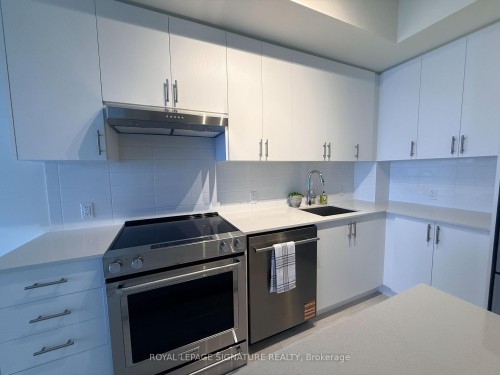 1412-27 Korda Gate, Vaughan, ON - Indoor Photo Showing Kitchen