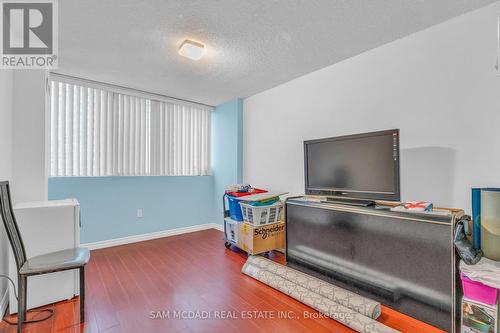 605 - 3590 Kaneff Crescent, Mississauga, ON - Indoor