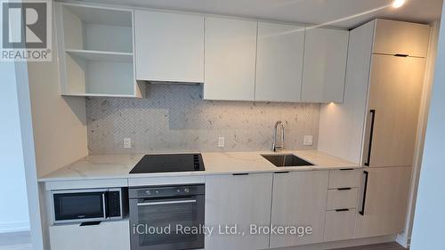 3309 - 82 Dalhousie Street, Toronto, ON - Indoor Photo Showing Kitchen