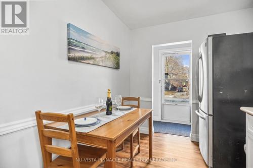 Laminate floors and lots of light - 81 Dunkirk Drive N, St. Thomas, ON - Indoor