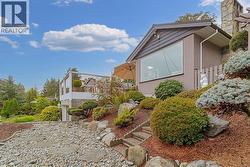 3572 Cedar Hill Rd  Saanich, BC V8P 3Z1