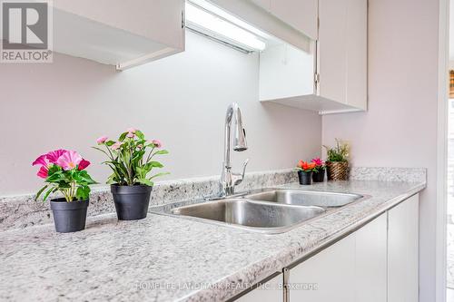 2 - 401 Keats Way, Waterloo, ON - Indoor Photo Showing Kitchen With Double Sink