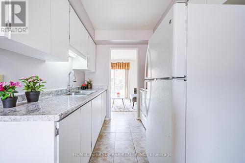 2 - 401 Keats Way, Waterloo, ON - Indoor Photo Showing Kitchen With Double Sink