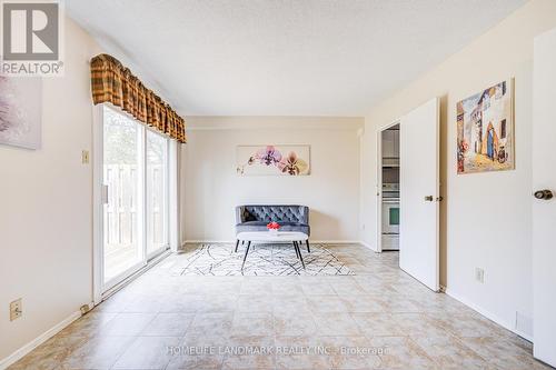 2 - 401 Keats Way, Waterloo, ON - Indoor Photo Showing Other Room