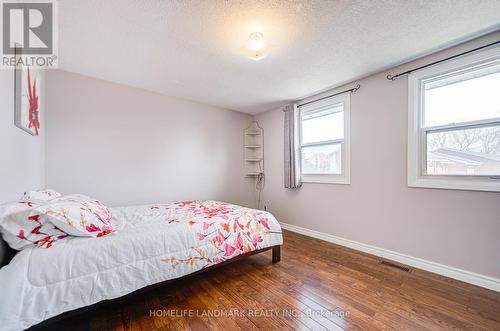 2 - 401 Keats Way, Waterloo, ON - Indoor Photo Showing Bedroom