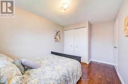 2 - 401 Keats Way, Waterloo, ON - Indoor Photo Showing Bedroom