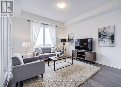 3051 - 3051 John Mckay Boulevard, Oakville, ON - Indoor Photo Showing Living Room