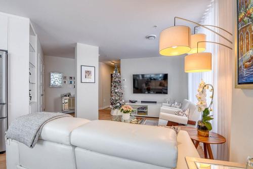 Living room - 401-2335 Rue Des Équinoxes, Montréal (Saint-Laurent), QC - Indoor
