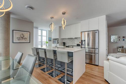 Kitchen - 401-2335 Rue Des Équinoxes, Montréal (Saint-Laurent), QC - Indoor