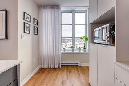 Hall - 401-2335 Rue Des Équinoxes, Montréal (Saint-Laurent), QC - Indoor Photo Showing Other Room