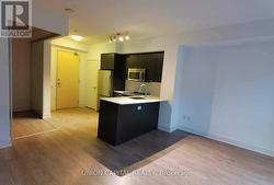 504 - 30 ROEHAMPTON AVENUE  Toronto, ON M4P 0B9