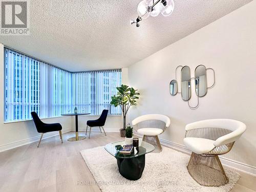 Spacious Living Room - 521 - 15 Northtown Way, Toronto, ON - Indoor