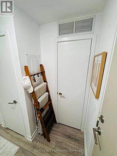 535 - 2020 Bathurst Street, Toronto, ON - Indoor Photo Showing Other Room