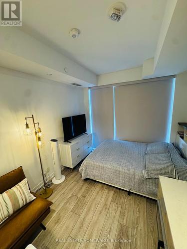535 - 2020 Bathurst Street, Toronto, ON - Indoor Photo Showing Bedroom