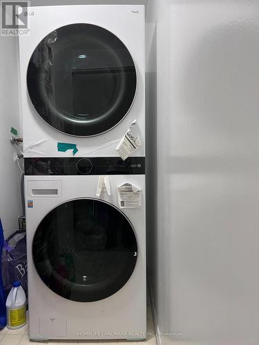 1806 - 55 Elm Drive W, Mississauga, ON - Indoor Photo Showing Laundry Room