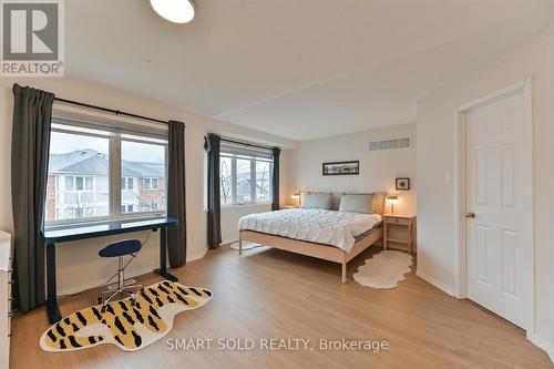 152 - 18 Clark Avenue W, Vaughan, ON - Indoor Photo Showing Bedroom