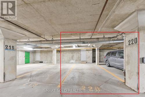 152 - 18 Clark Avenue W, Vaughan, ON - Indoor Photo Showing Garage