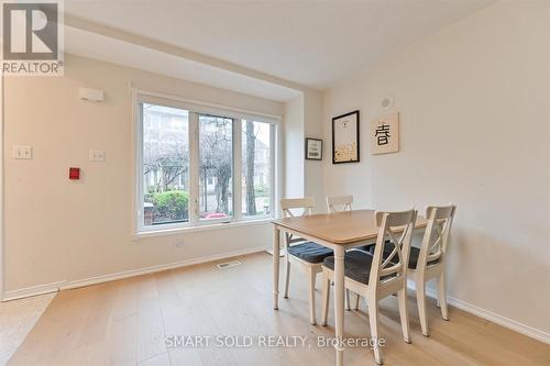 152 - 18 Clark Avenue W, Vaughan, ON - Indoor Photo Showing Dining Room