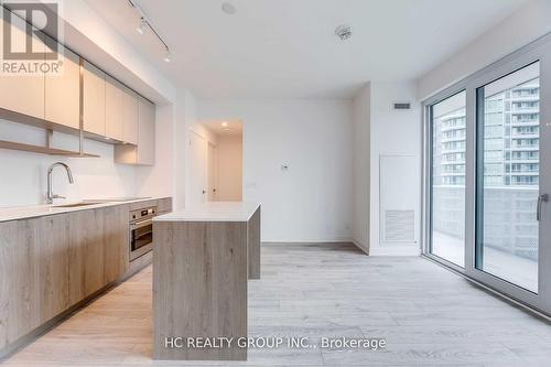 1111 - 15 Holmes Avenue, Toronto, ON - Indoor Photo Showing Kitchen