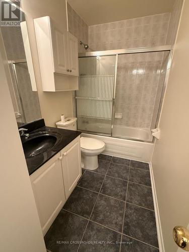 2 - 10 Post Oak Drive, Richmond Hill, ON - Indoor Photo Showing Bathroom