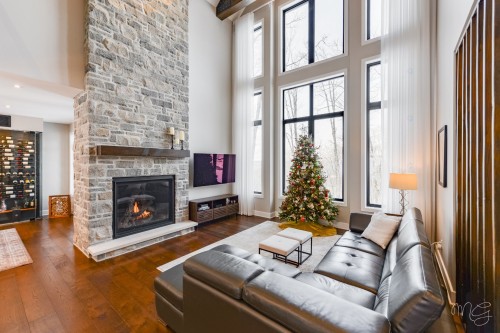 Salon - 650 Rue De Belle-Plagne, Saint-Sauveur, QC - Indoor Photo Showing Living Room With Fireplace