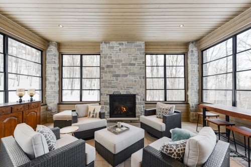 Véranda - 650 Rue De Belle-Plagne, Saint-Sauveur, QC - Indoor Photo Showing Other Room With Fireplace