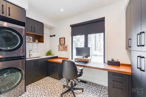 Salle de lavage - 650 Rue De Belle-Plagne, Saint-Sauveur, QC - Indoor Photo Showing Office