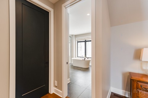 Salle de bains attenante à la CCP - 650 Rue De Belle-Plagne, Saint-Sauveur, QC - Indoor Photo Showing Other Room