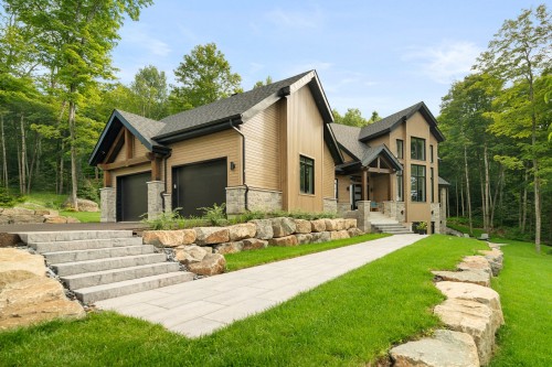 Façade - 650 Rue De Belle-Plagne, Saint-Sauveur, QC - Outdoor With Facade