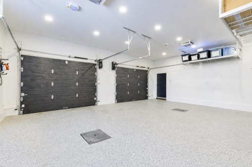 Garage - 650 Rue De Belle-Plagne, Saint-Sauveur, QC - Indoor Photo Showing Garage