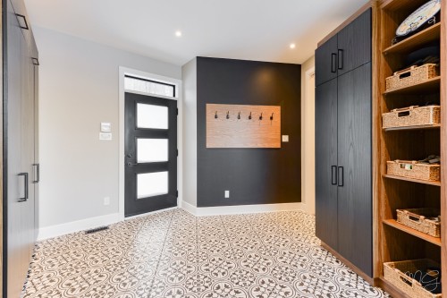 Hall d'entrée/Vestibule - 650 Rue De Belle-Plagne, Saint-Sauveur, QC - Indoor Photo Showing Other Room