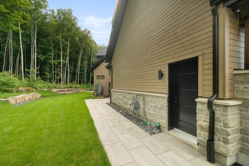 Cour - 650 Rue De Belle-Plagne, Saint-Sauveur, QC - Outdoor With Exterior