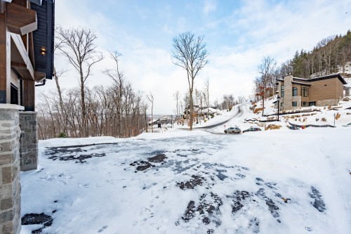 Restaurant - 650 Rue De Belle-Plagne, Saint-Sauveur, QC - Outdoor With View