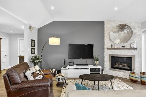 Salon - 14680 Rue Jean-Maurice, Mirabel, QC - Indoor Photo Showing Living Room With Fireplace